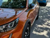 Usado Peugeot 2008 Allure 130 CV (95 kW) 2023 Naranja SUV