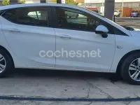 Usado Opel Astra Business 110 CV (80 kW) 2017 Blanco Berlina