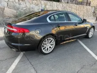 Usado Jaguar XF R-Sport 240 CV (176 kW) 2015 Negro Berlina