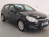Usado Opel Astra Energy 115 CV (84 kW) 2009 Negro Berlina