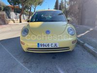 Usado VW New Beetle 102 CV (75 kW) 2003 Amarillo Utilitario