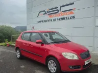 Usado Skoda Fabia 70 CV (51 kW) 2009 Rojo Berlina