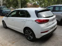 Usado Hyundai i30 120 CV (88 kW) 2023 Blanco Utilitario