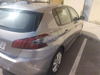 Usado Peugeot 308 Active 130 CV (95 kW) 2017 Gris / plata Berlina