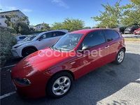 Usado Alfa Romeo 147 Impression 105 CV (77 kW) 2005 Rojo Utilitario