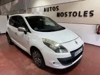 Usado Renault Scénic 95 CV (69 kW) 2011 Blanco Monovolumen