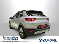 Usado Kia Stonic 100 CV (73 kW) 2021 Gris / plata SUV