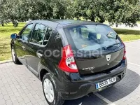 Usado Dacia Sandero Ambiance 75 HP (55 kW) 2012 Preto Sedan