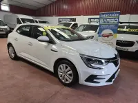Usado Renault Mégane II Intens 115 CV (84 kW) 2022 Blanco Berlina