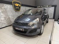 Usado Kia Rio 85 CV (62 kW) 2012 Gris / plata Berlina