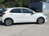 Usado Kia Rio 120 CV (88 kW) 2022 Blanco Berlina