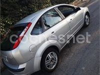 Usado Ford Focus Ghia 136 CV (100 kW) 2005 Gris / plata Berlina