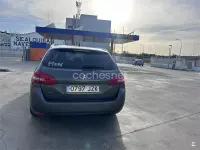 Usado Peugeot 308 SW Allure 120 CV (88 kW) 2017 Gris / plata Familiar
