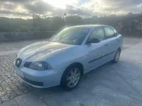 Usado Seat Cordoba Reference 100 CV (73 kW) 2005 Gris / plata Berlina