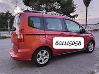 Usado Ford Tourneo Courier Trend 100 CV (73 kW) 2014 Rojo Monovolumen