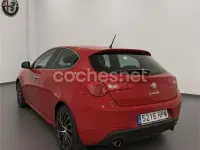 Usado Alfa Romeo Giulietta Veloce 140 CV (102 kW) 2013 Rojo Utilitario