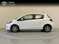 Usado Toyota Yaris Hybrid Active 100 CV (73 kW) 2017 Blanco Berlina