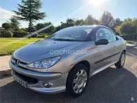 Usado Peugeot 206 CC Quiksilver 110 CV (80 kW) 2005 Gris / plata Descapotable
