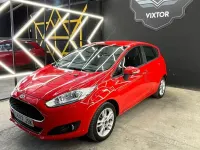 Usado Ford Fiesta Trend 100 CV (73 kW) 2016 Rojo Utilitario