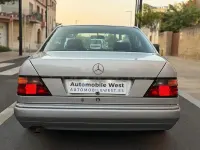 Usado Mercedes E220 150 CV (110 kW) 1996 Gris / plata Coupe