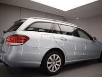 Usado Mercedes E220 Elegance 170 CV (125 kW) 2015 Azul Familiar