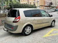 Usado Renault Scénic Dynamique 130 CV (95 kW) 2006 Beige Monovolumen
