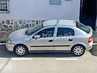 Usado Opel Astra 100 CV (73 kW) 1998 Gris / plata Berlina