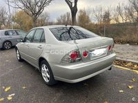 Usado Lexus IS200 155 CV (114 kW) 1999 Gris / plata Berlina