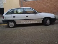 Usado Opel Astra 82 CV (60 kW) 1995 Blanco Berlina