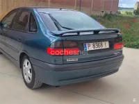Usado Renault Laguna 115 CV (84 kW) 1996 Gris / plata Berlina