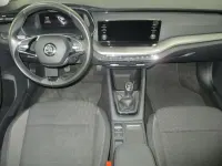 Usado Skoda Octavia Ambition 150 CV (110 kW) 2022 Rojo Berlina