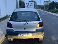 Usado Toyota Yaris Terra 75 CV (55 kW) 2002 Gris / plata Berlina