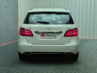 Usado Mercedes B180 Urban 109 CV (80 kW) 2015 Blanco Utilitario