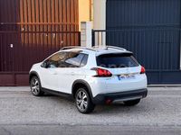Usado Peugeot 2008 Allure 120 CV (88 kW) 2018 Blanco SUV