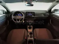 Usado VW T-Roc 110 CV (80 kW) 2023 Gris / plata SUV