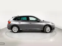 Usado Skoda Scala Selection 95 CV (69 kW) 2024 Gris Utilitario