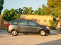 Usado Dacia Lodgy Lauréate 116 CV (85 kW) 2015 Gris / plata Monovolumen