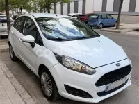 Usado Ford Fiesta Trend 95 CV (69 kW) 2016 Blanco Utilitario