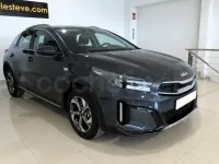 Usado Kia XCeed 101 CV (74 kW) 2024 Gris / plata SUV