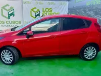 Usado Ford Fiesta Titanium 99 CV (72 kW) 2013 Rojo Utilitario