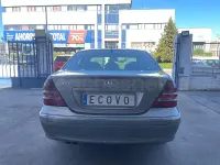 Usado Mercedes C320 Elegance 224 CV (164 kW) 2006 Gris / plata Berlina