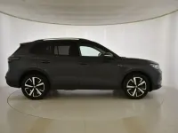 Usado VW Tiguan Life 150 CV (110 kW) 2025 Gris/plata SUV