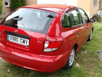 Usado Kia Rio 75 CV (55 kW) 2003 Rojo Berlina