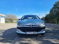 Usado Peugeot 206 90 CV (66 kW) 2003 Gris / plata Berlina