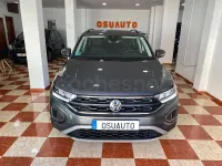 Usado VW T-Roc Life 115 CV (84 kW) 2022 Gris / plata SUV