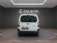 Usado Peugeot Rifter Active 99 CV (72 kW) 2021 Blanco Monovolumen