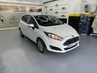 Usado Ford Fiesta Trend 75 CV (55 kW) 2015 Blanco Utilitario