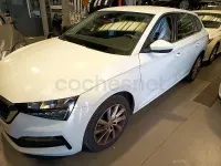 Usado Skoda Scala Ambition 110 CV (80 kW) 2020 Blanco Utilitario