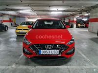 Usado Hyundai i30 120 CV (88 kW) 2021 Rojo Berlina