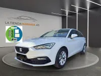 Usado Seat Leon Style 110 CV (80 kW) 2022 Blanco Familiar
